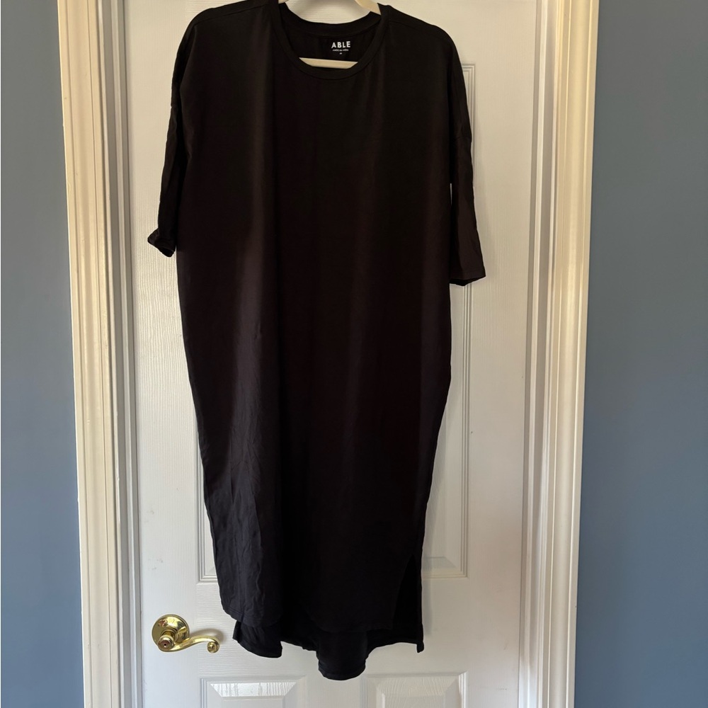 Able Women's Black Veda Hi-Low Tee Midi Dress, Medium